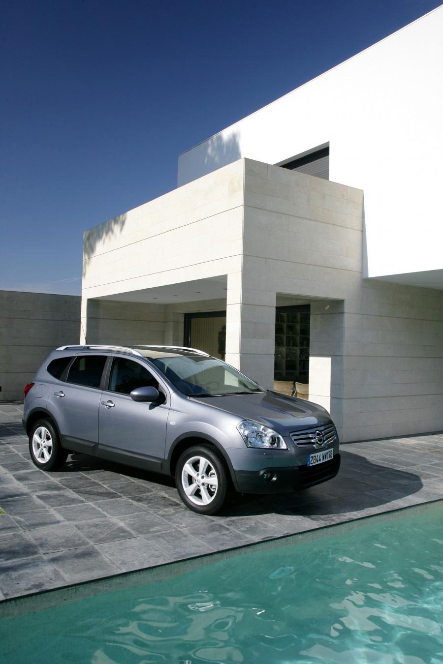  Nissan Qashqai 2 2009 года  (фото 13 из 51)